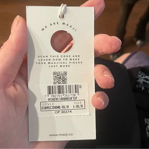 NWT Maaji Parade Reversible Triangle Bikini Top - Picture 8 of 8